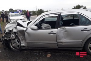 Ağstafada “Mercedes”lə “Niva” toqquşdu: ölən var