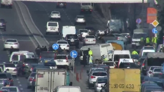 Bakıda ağır qəza: Mərkəzi prospektdə hərəkət iflic oldu - FOTO   - VİDEO