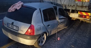 Avtomobil TIR-ın altına girdi: 8 yaralı - FOTO