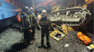 Rusiyada dəmiryolunda dəhşətli qəza: Ölənlər var - FOTO