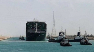 Süveyş kanalında gəmilərin hərəkəti dayandırılıb 