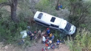 Türkiyədə mikroavtobus qəzası: 19 yaralı 