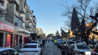 Bu küçədə səki illərdir parkinqə çevrilib - FOTO 