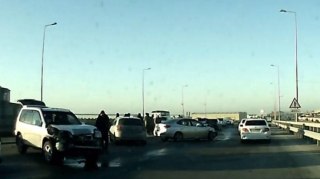 Səhər körpüdə baş verən qəzadan  - VİDEO