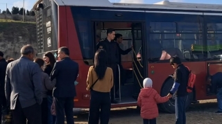 508 nömrəli avtobusda nasazlıq: Sərnişinlər yolda düşürüldülər 