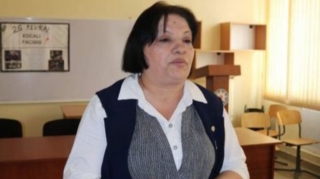Müəllimlərdən pul tələb etdiyi iddia olunan direktor işdən ÇIXARILDI - FOTO 