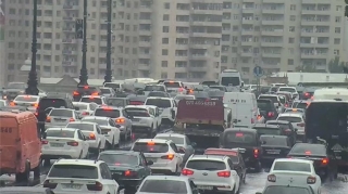 Paytaxt küçələrində sıxlıq var - sürücülərin DİQQƏTİNƏ 