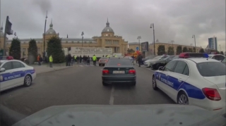 Nazirlik "TIR"ların yolu bağlamasına belə aydınlıq gətirdi  - İpə-sapa yatmayan sürücü... - VİDEO