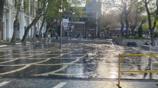 Fəvvarələr meydanını kanalizasiya suları basdı - VİDEO 
