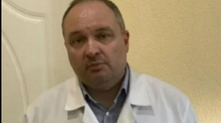 Peyvənd olunan baş həkim koronadan öldü