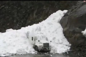 Dağıstanda yük maşını qar uçqununa düşdü – VİDEO