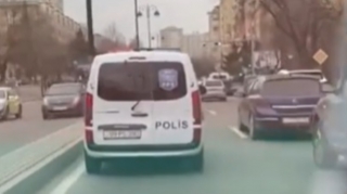 Bakıda polislər təcili yardım üçün yol açdı - VİDEO