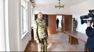 İlham Əliyev:  “Bu oğrular qaçhaqaçda kondisioneri də söküb aparıblar”  - VİDEO