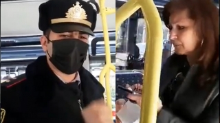 Bakıda polislə sərnişinlər mübahisə etdi - VİDEO 