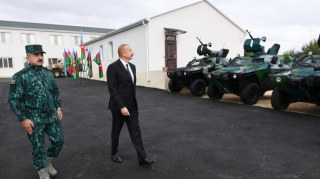 İlham Əliyev Sərhəd Qoşunlarının QARNİZON KOMPLEKSİNDƏ 