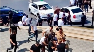 Şəhərin mərkəzində üç maşın toqquşdu, sürücülərdən biri ağır xəsarət aldı    - VİDEO