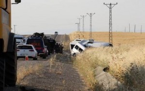 Polis avtobusu qəzaya düşdü - 2 ölü, 18 yaralı var