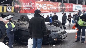 “Range Rover” hündürlükdən yerə çırpıldı - VİDEO