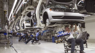 "Volkswagen" Çində iki zavodunu bağlayıb