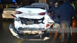 В Баку столкнулись четыре автомобиля:  есть пострадавший
