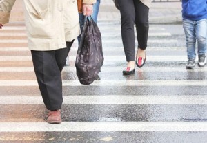 Tovuzda işıqforda piyadaları maşın vurdu