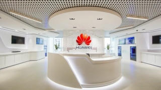 “Huawei”in satışları KƏSKİN AZALIB 