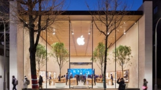 Apple  peyvənd olunan müştəriləri mağazalarına maskasız buraxacaq