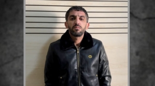 Sahibkarın arvadının əl-ayağını bağlayıb - Evini taladı 