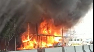 Bakının Binəqədi rayonunda taxta sexi yanır  - VİDEO - FOTO - YENİLƏNİB