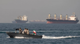 Oman sahillərində tanker vuruldu - FOTO 