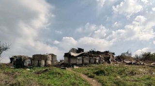 Şuşa-Xankəndi yolunda tərk edilmiş döyüş mövqelərinin kadrları yayılıb - VİDEO 