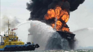 Rusiyada neft tankerində partlayış: yaralılar var 