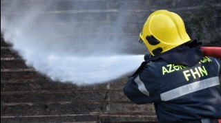 Şirvanda avtomobil sexində yanğın olub