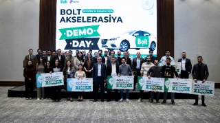 “Bolt”un sürücüsü müəllimlərlə bağlı layihəsi ilə qalib oldu, 10 min manat qazandı - VİDEO 