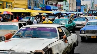 Venesuelanın avtomobil bazarı - FOTO