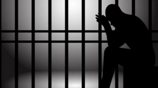 Həyat yoldaşını öldürmək istəyən şəxslə bağlı qərar verildi 