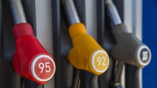 Azərbaycanda sürücülər bahalaşan “premium” benzinini Aİ-92 ilə ‘əvəzləyir’ 