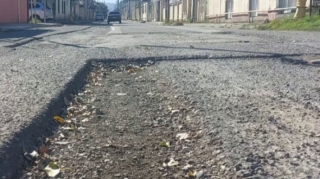 Qubada təmir üçün qazılmış yol aylardır bərbad vəziyyətdə qalıb  - VİDEO