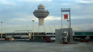 Rus sərnişin Ermənistanın hava limanında ÖLDÜ 