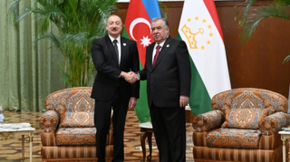 İlham Əliyev Tacikistan Prezidentini təbrik etdi 
