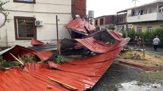 Güclü külək Şəmkirdə bir sıra fəsadlar törədib