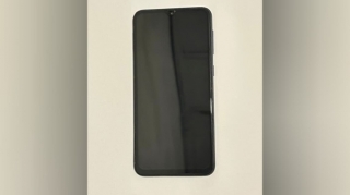 Ana həbsdə olan oğluna telefon keçirmək istədi 