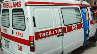 Bakıda dairədən keçən şəxsi avtomobil vurub