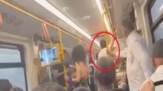 Metroda ərini başqası ilə görən qadın görün nə etdi? - VİDEO 