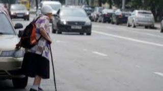 Bakıda 71 yaşlı qadını avtomobil vurub 