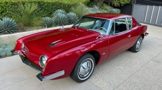 “1963 Studebaker Avanti R2” avtomobili hərraca çıxarıldı  - FOTO
