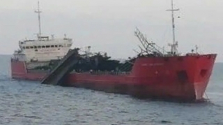 700 tondan çox mazut daşıyan tanker yandı