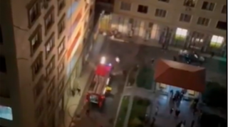 Çoxmərtəbəli binada yanğın - sakinlər təxliyə edilib   - VİDEO