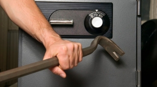 Evdən 40 min dollar oğurlanıb - Yasamalda  