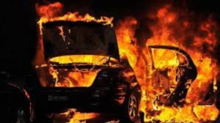 İtalyalı diplomatın avtomobili yandırıldı 